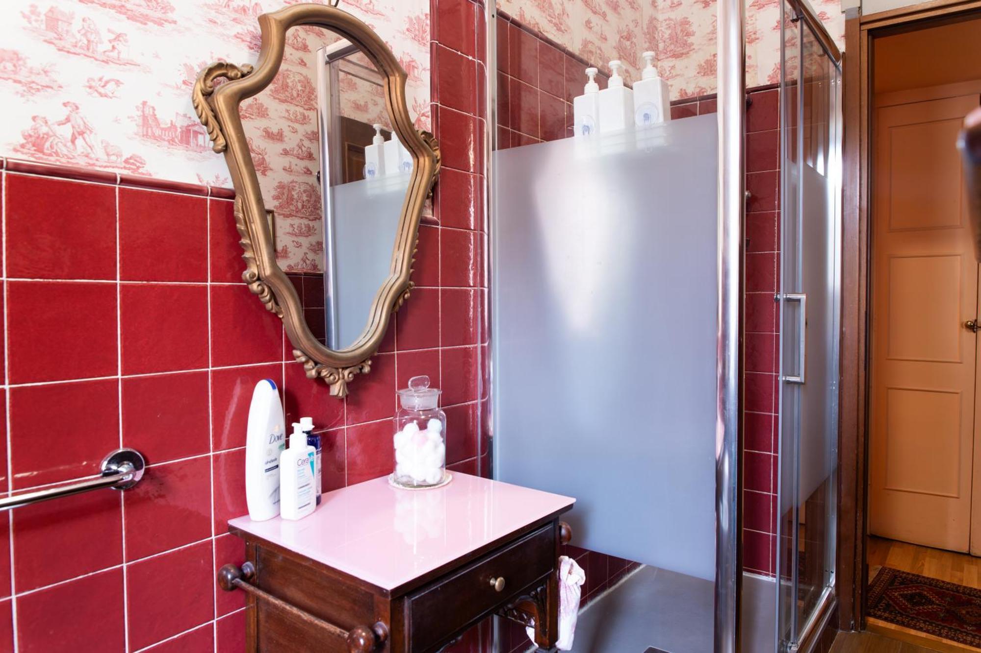 Duomo Walking Distance Elegant Flat With View * Milán